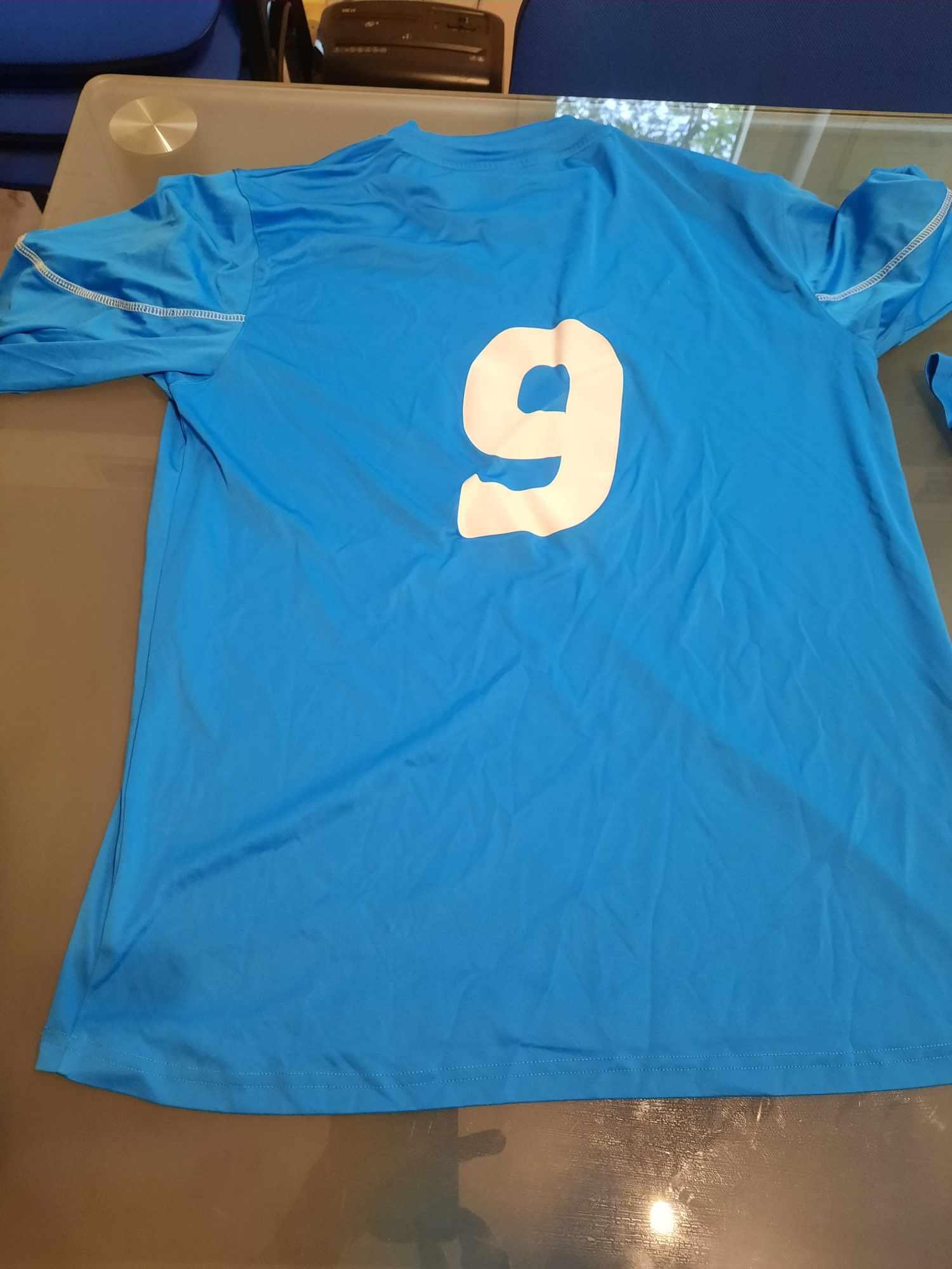 Entre Particuliers - JEU DE VAREUSES DE MINI FOOT 2/2