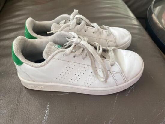 Entre Particuliers - Baskets 35 de marche ou de ville adidas blanches 3