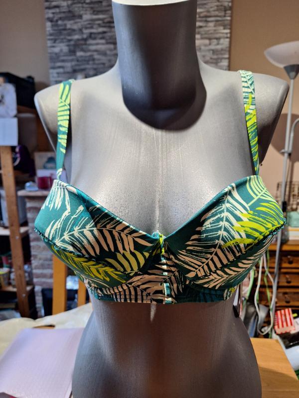 Entre Particuliers - Go-sport, maillot de bain, taille 100D 1/5