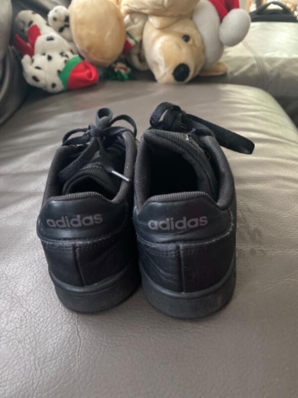 Entre Particuliers - Basket lacets adidas noires 35 3/7