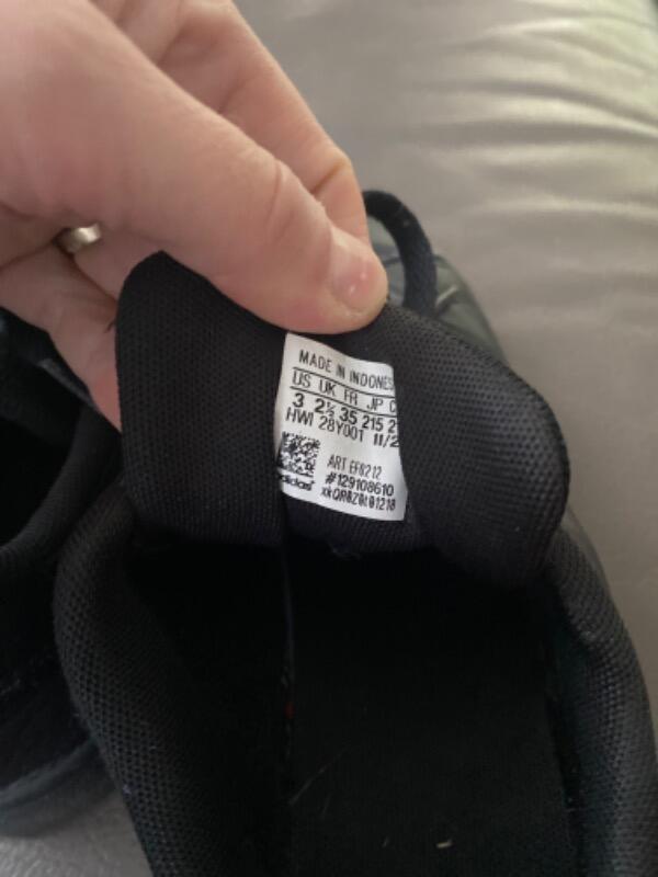 Entre Particuliers - Basket lacets adidas noires 35 4/7