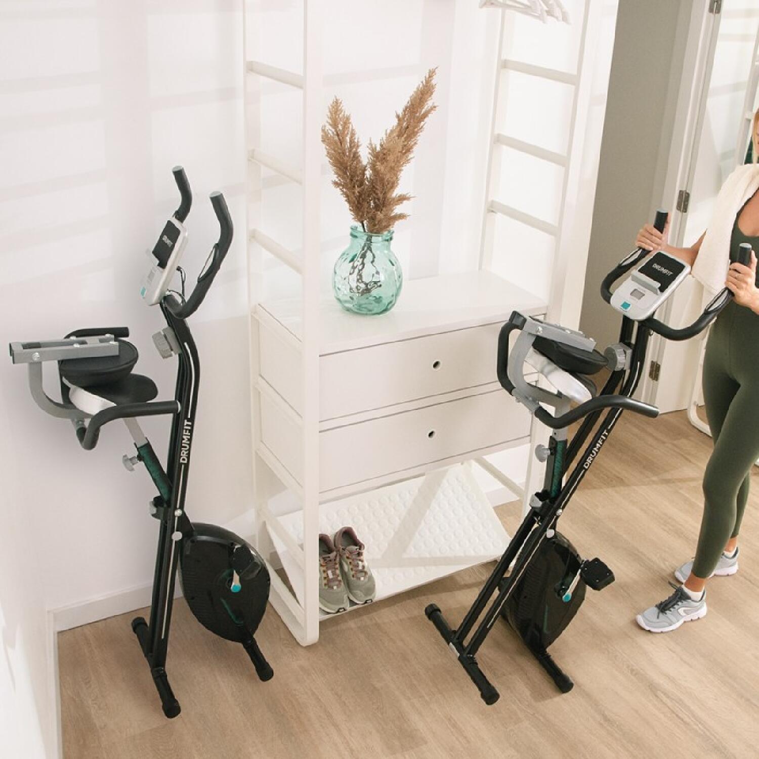 Cecotec Bicicleta estática dobrável com encosto. Ecrã LCD. Resistência magnética 3/7
