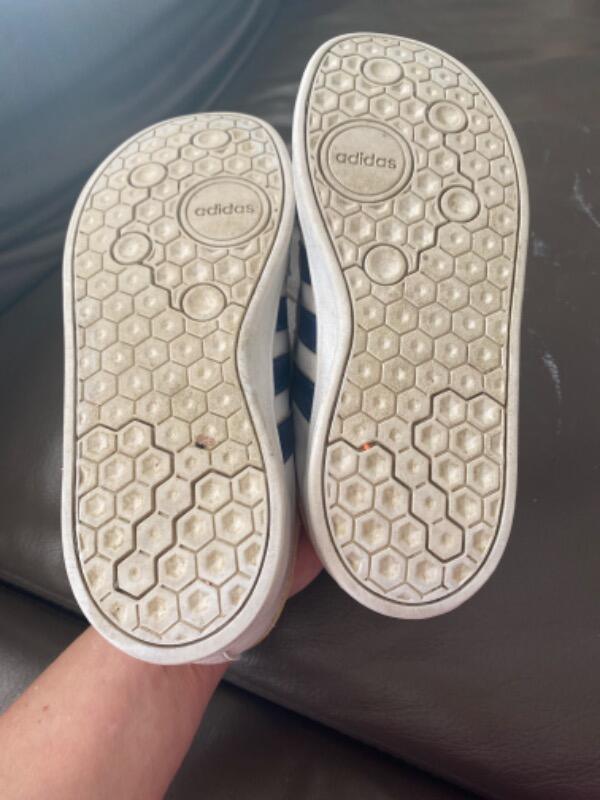 Tussen Particulieren - adidas 35 witte sportschoenen 5/7