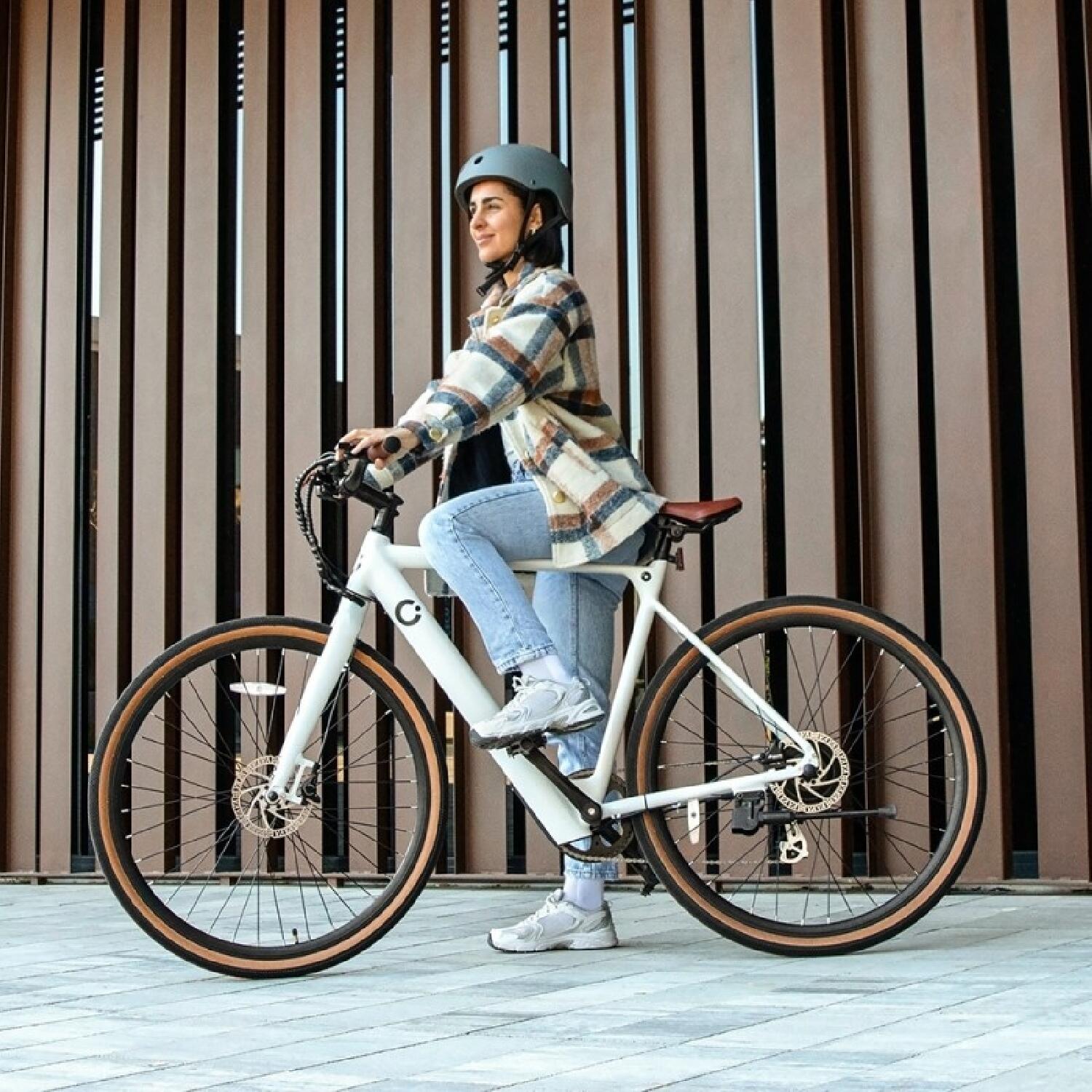Cecotec Vélo Électrique City Sprint. 250W, Roues 28", Autonomie 70Km, Batterie 3 3/7