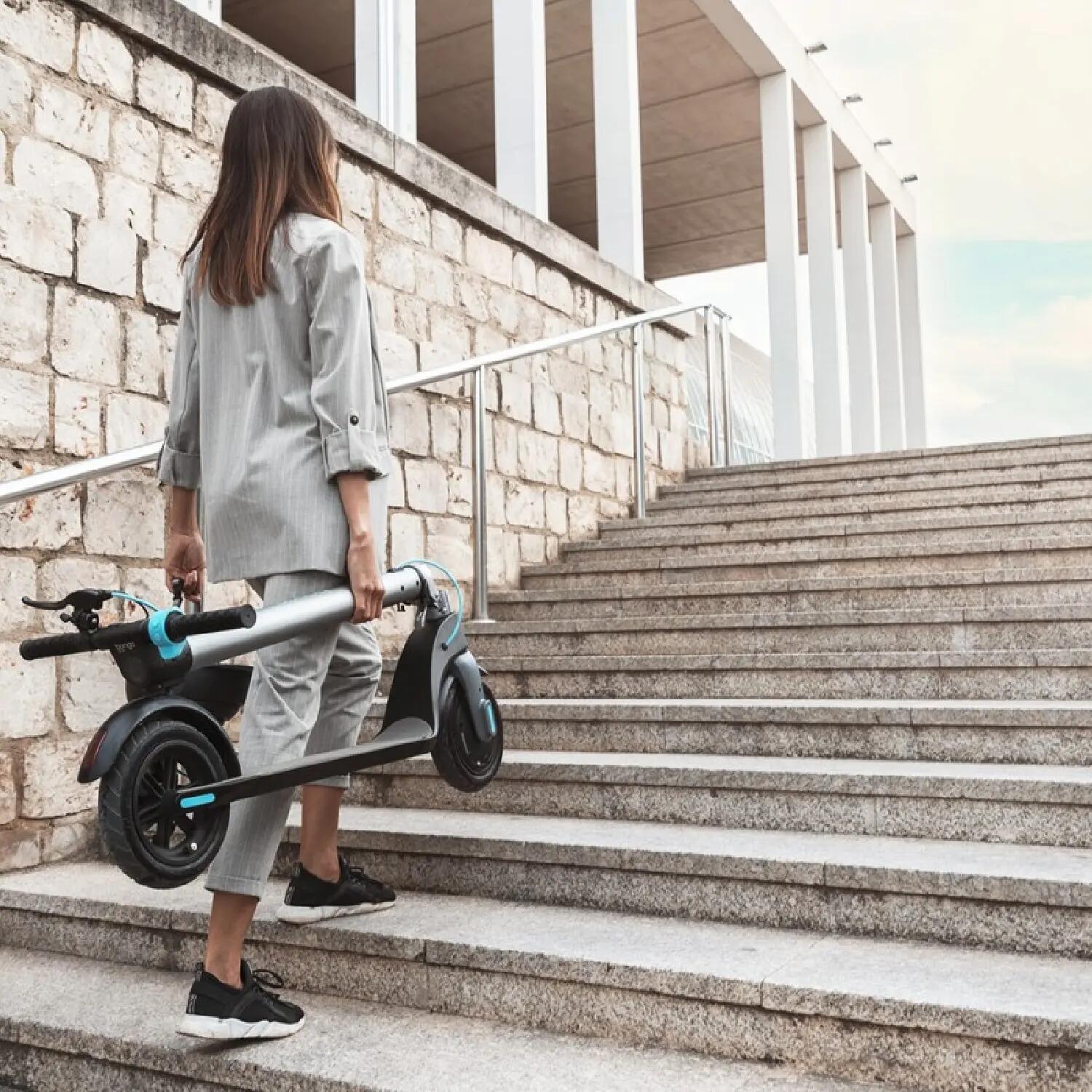 Elektrische Step Bongo Serie A Connected 700 W 5/7