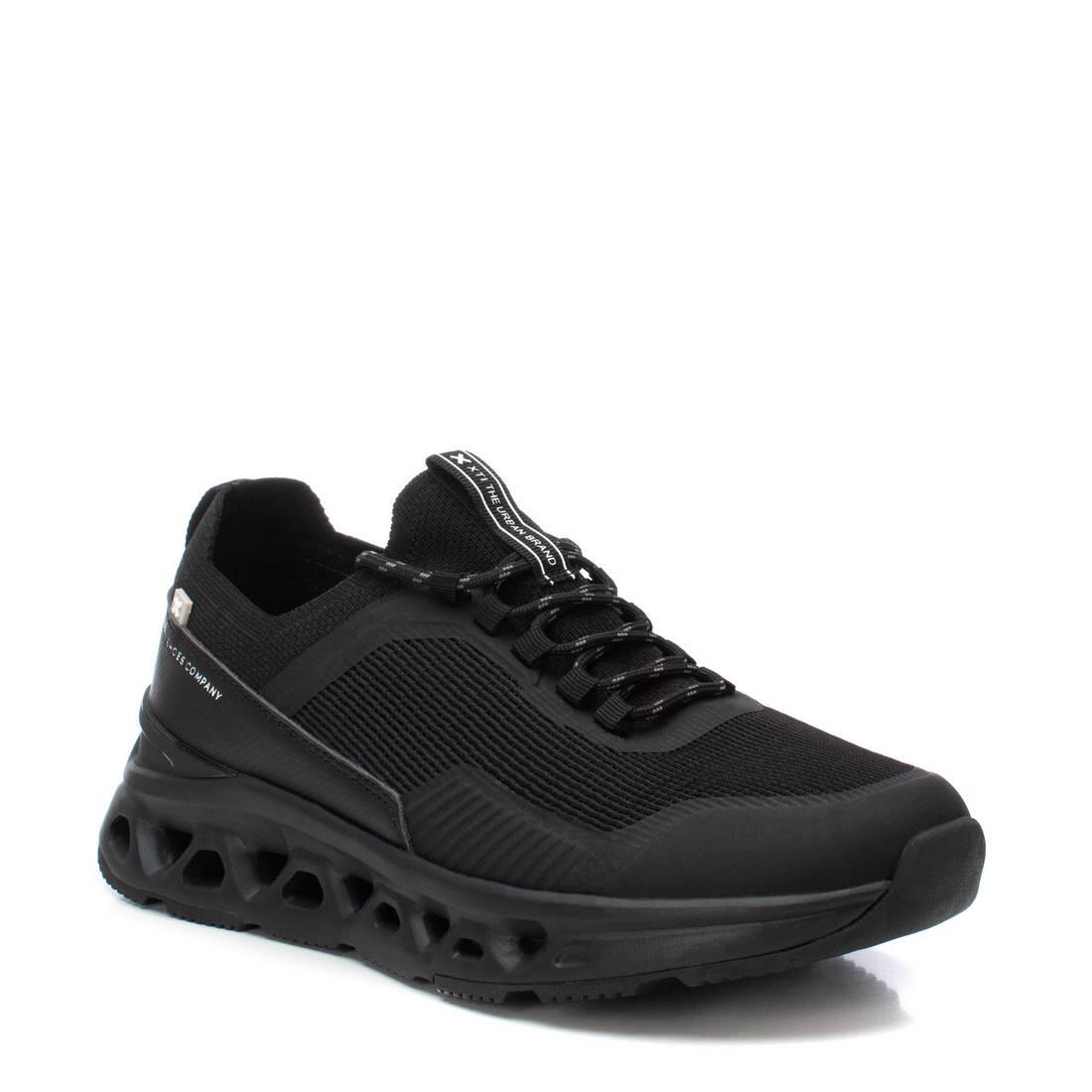 Zapatilla De Hombre Xti 144049 Negro 2/4