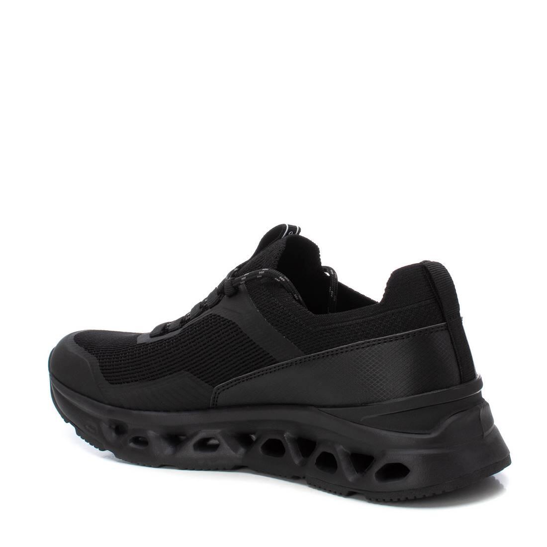 Zapatilla De Hombre Xti 144049 Negro 3/4