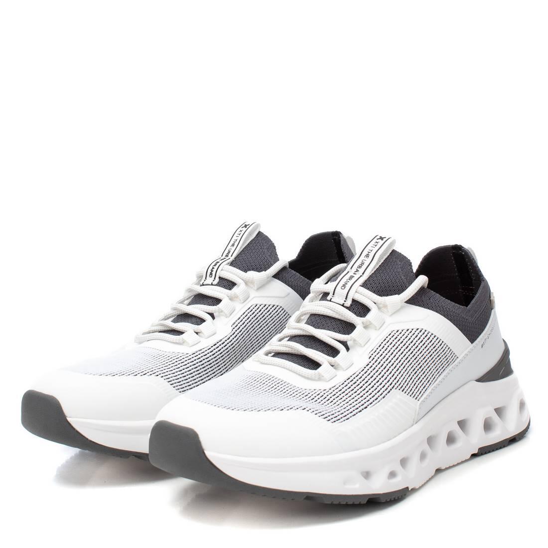 Baskets Xti modèle 144049 pour homme 4/4