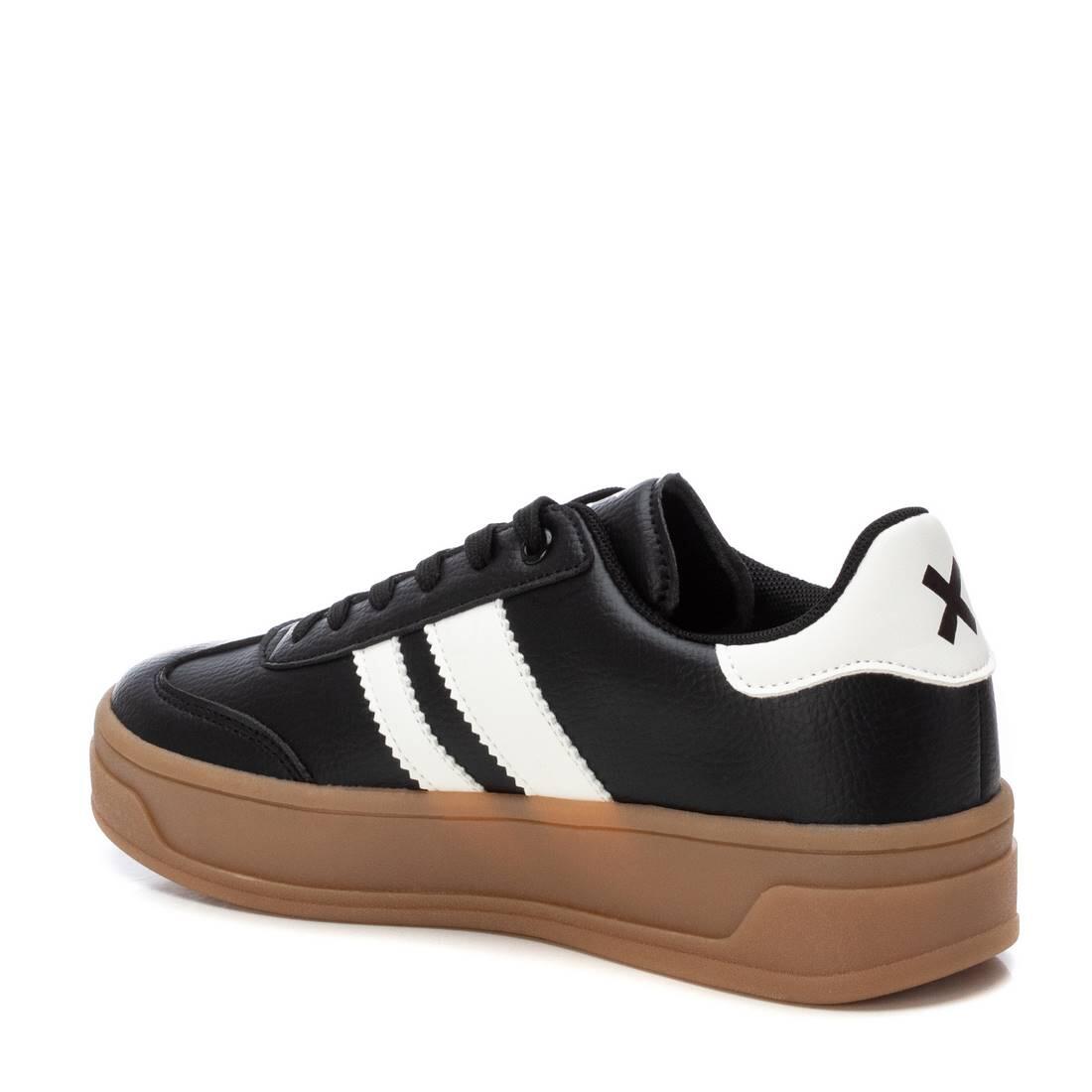 Zapatilla De Mujer Xti 143645 Negro 4/5