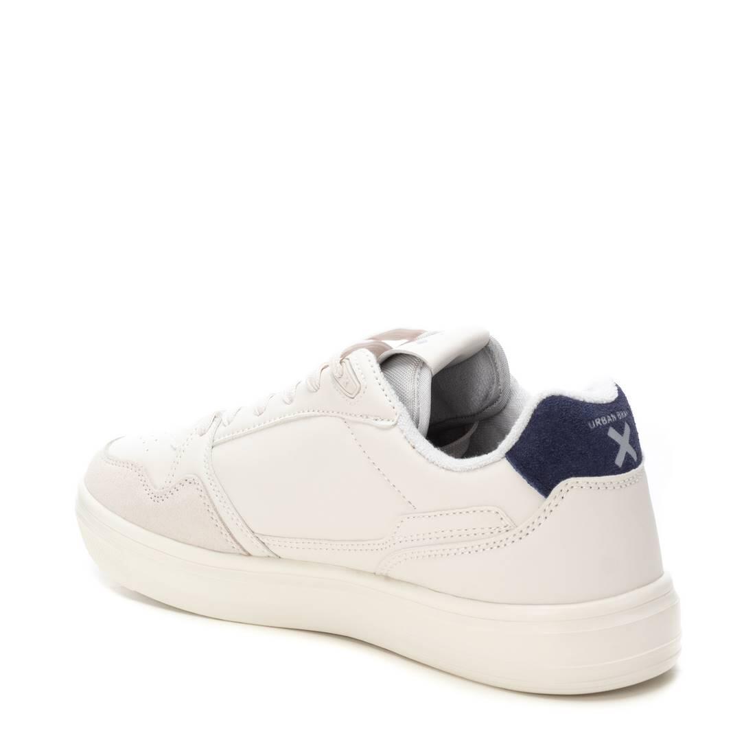 Scarpe Xti modello 143599 per uomini 3/4