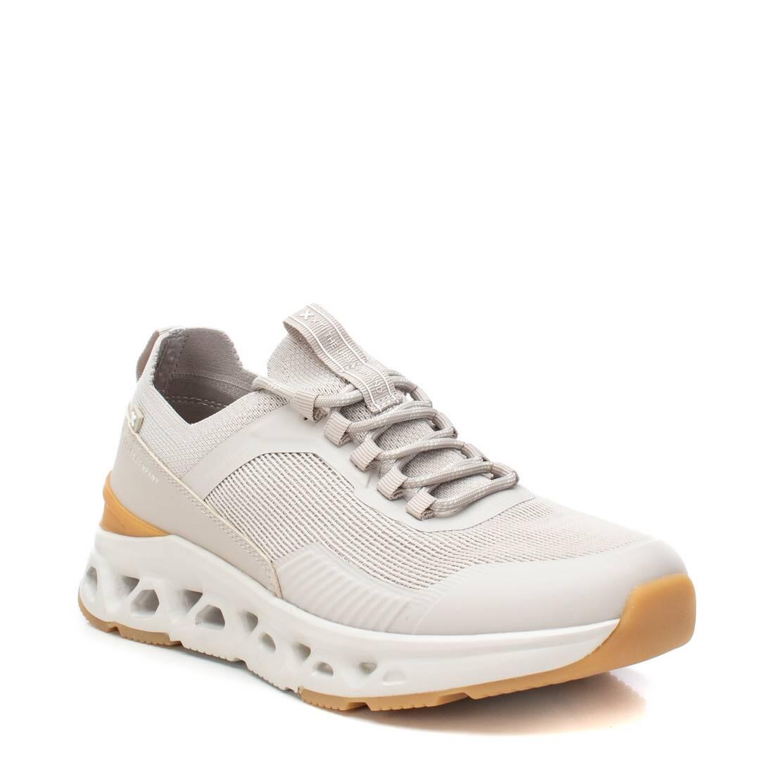 Baskets Xti modèle 144049 pour homme 2/4