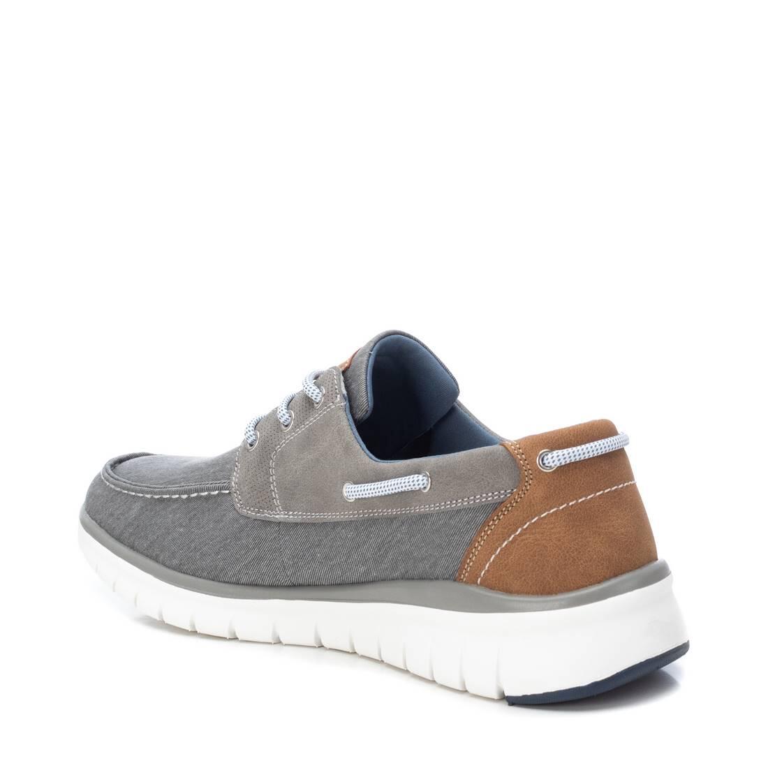 Baskets pour Homme Xti 142310 Gris. 3/4