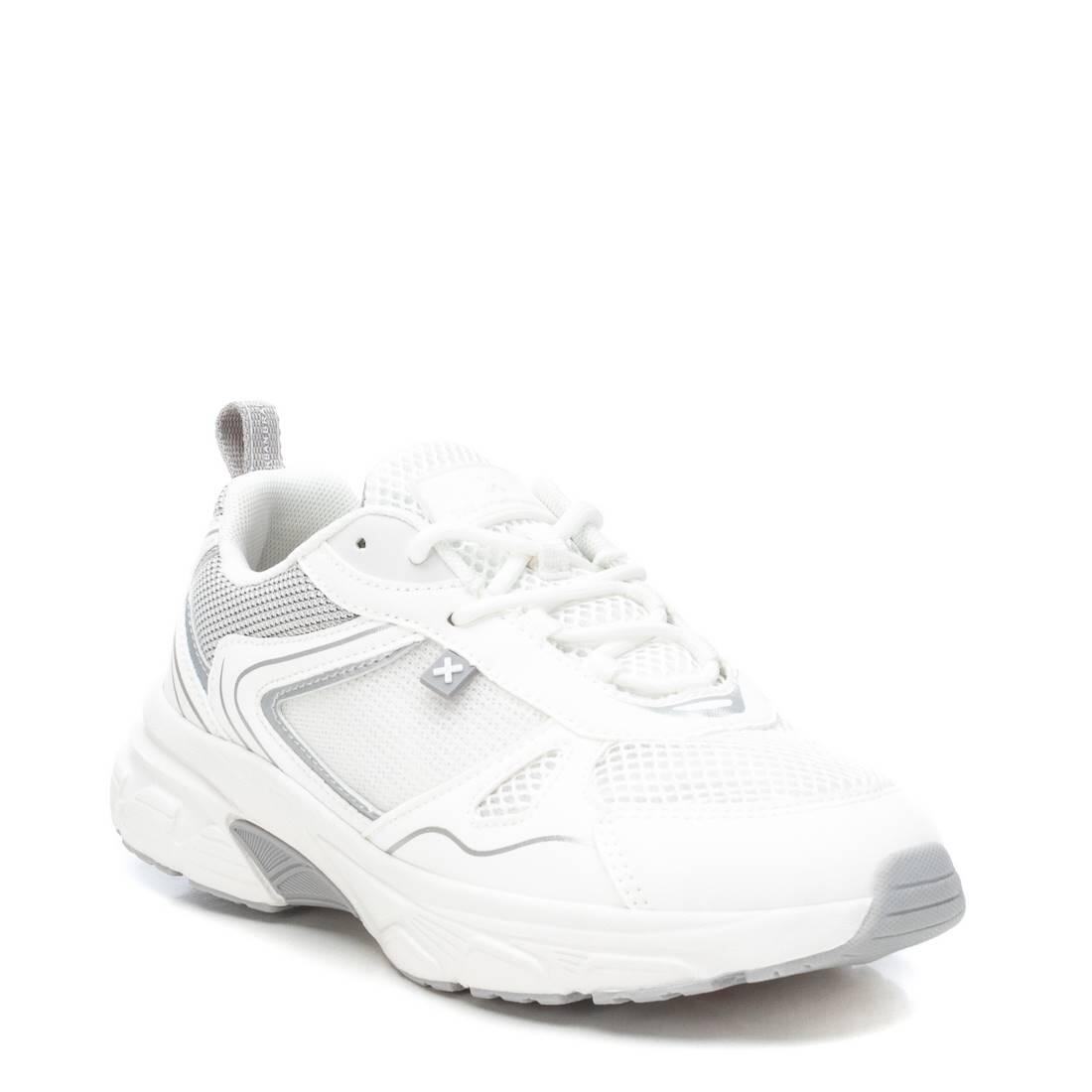 Zapatilla De Mujer Xti 143621 Plata 3/5
