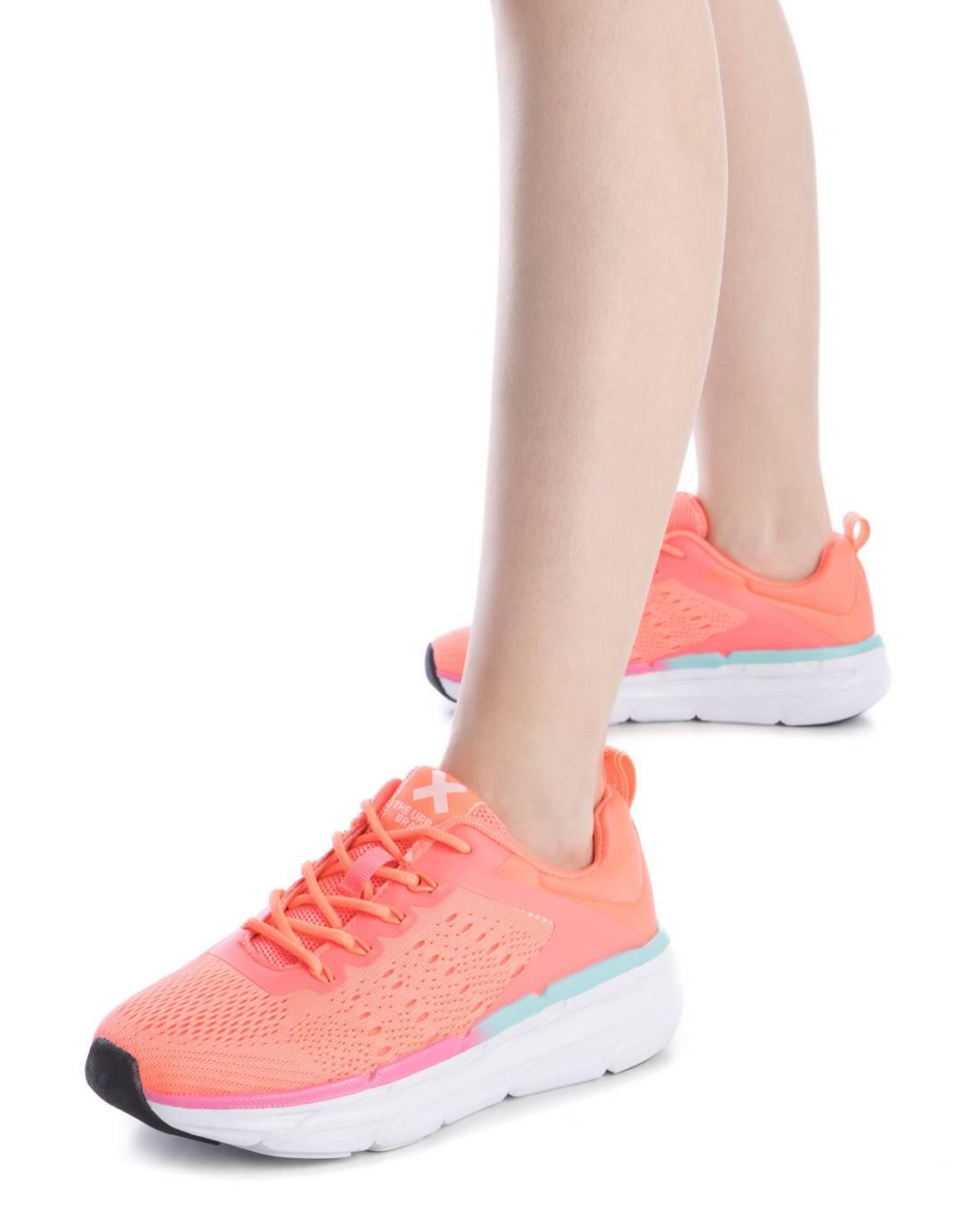 Zapatilla De Mujer Xti 143617 Fucsia 2/5