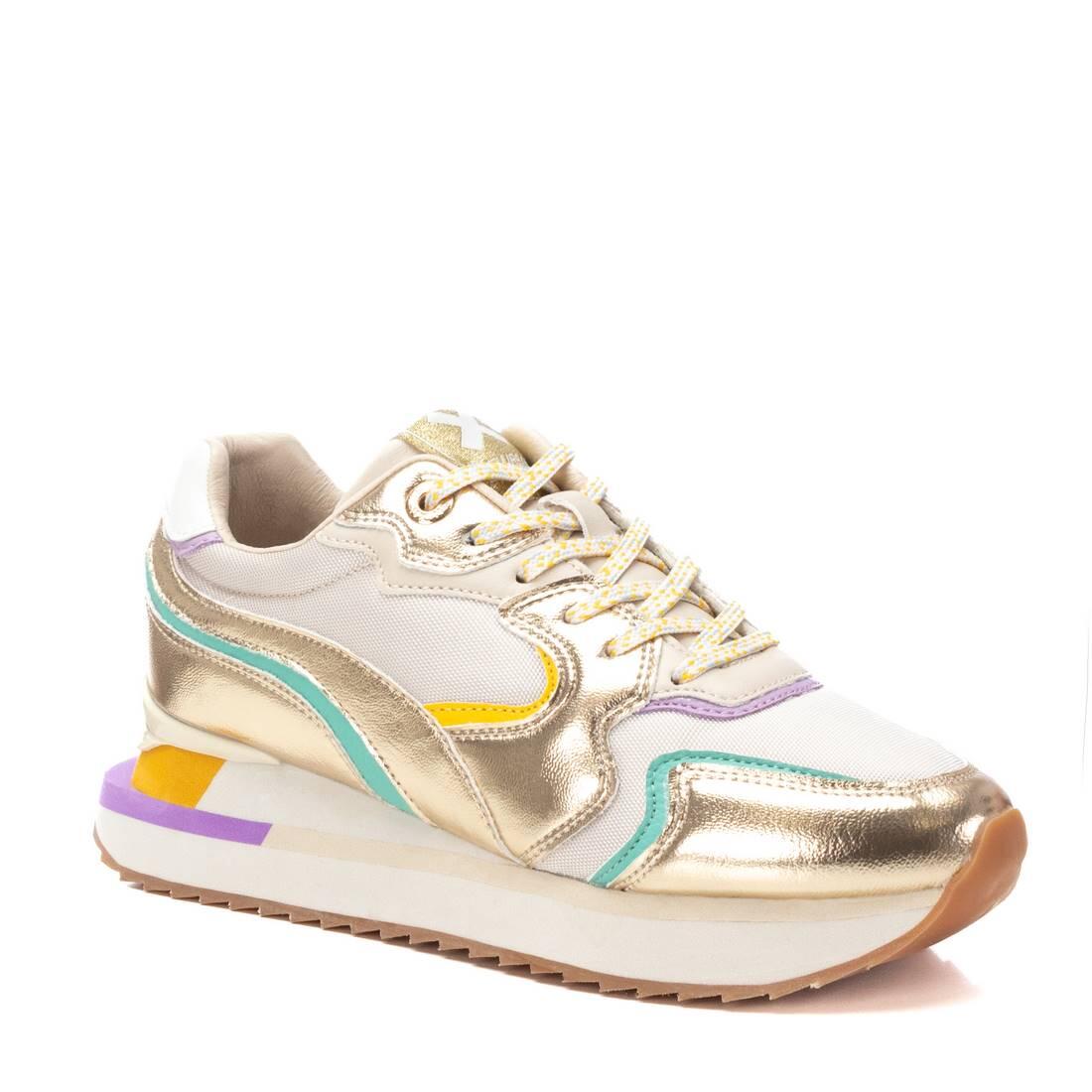 Zapatilla De Mujer Xti 143987 Oro 3/5
