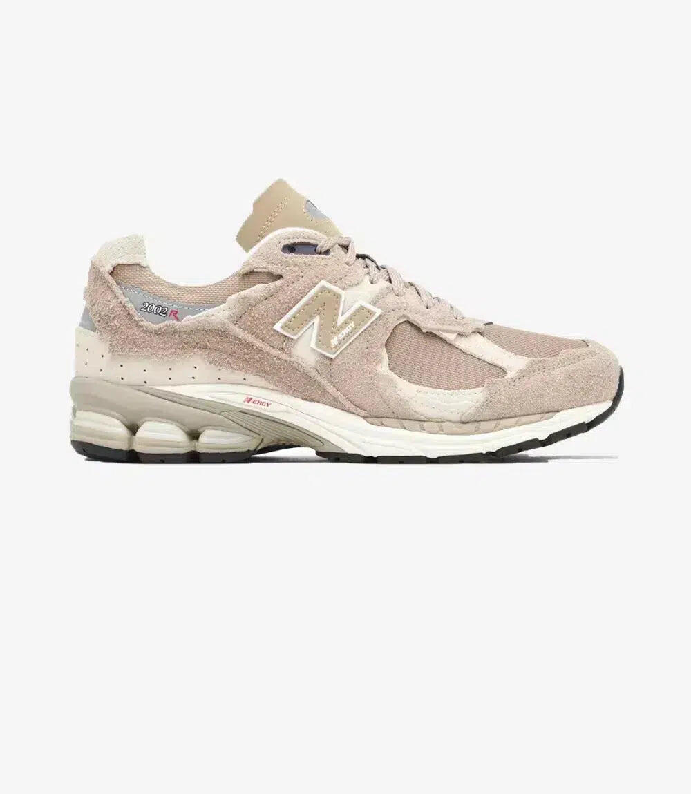 New Balance 2002R Protection Pack Beige 1/3