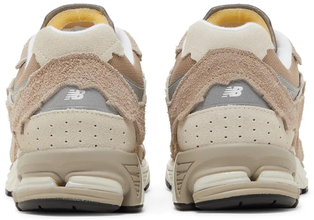 New Balance 2002R Protection Pack Beige 2/3