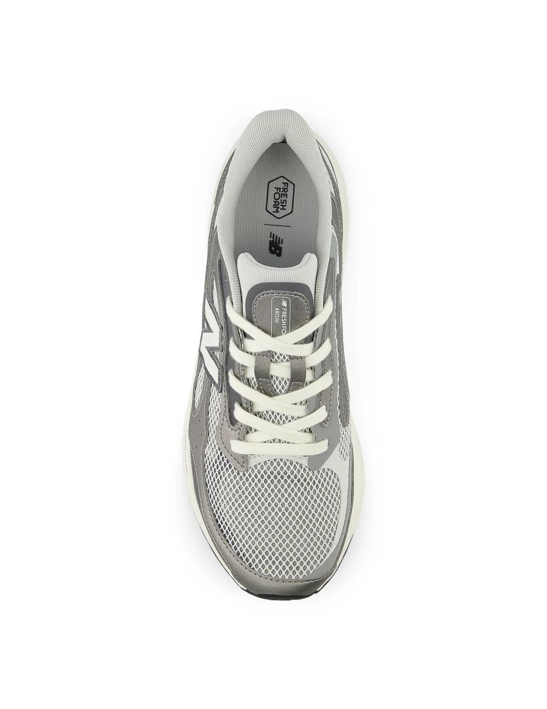 Scarpe da uomo New Balance Fresh Foam Arishi V4 grigie. 4/5