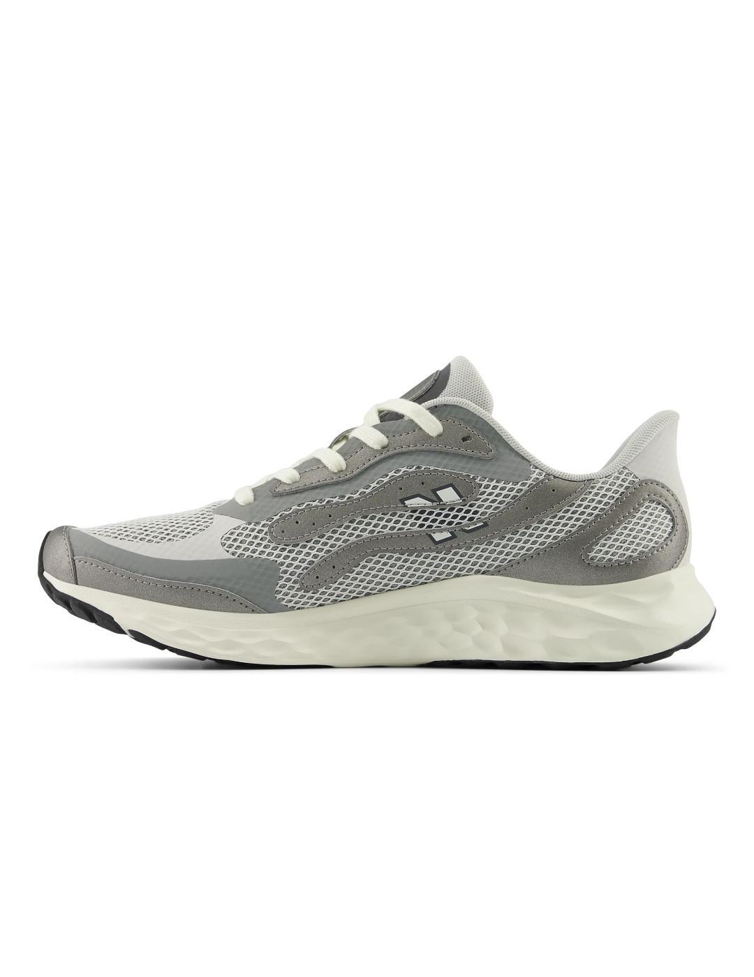 Scarpe da uomo New Balance Fresh Foam Arishi V4 grigie. 2/5
