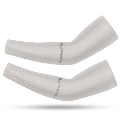 Kühlende Armstulpen aus Eisseide mit Sonnenschutz