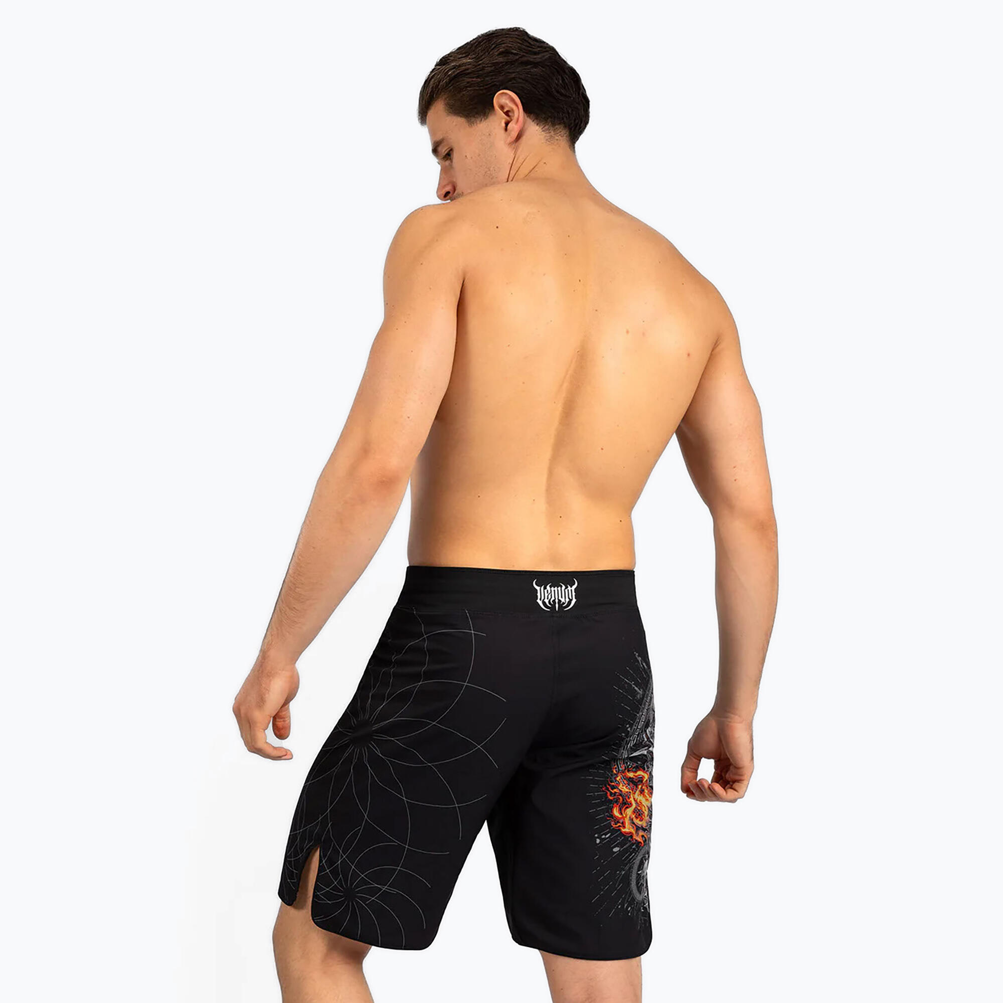 Pantalones cortos de MMA Venum Gladiator 5.0, negros y plateados, talla M 3/4