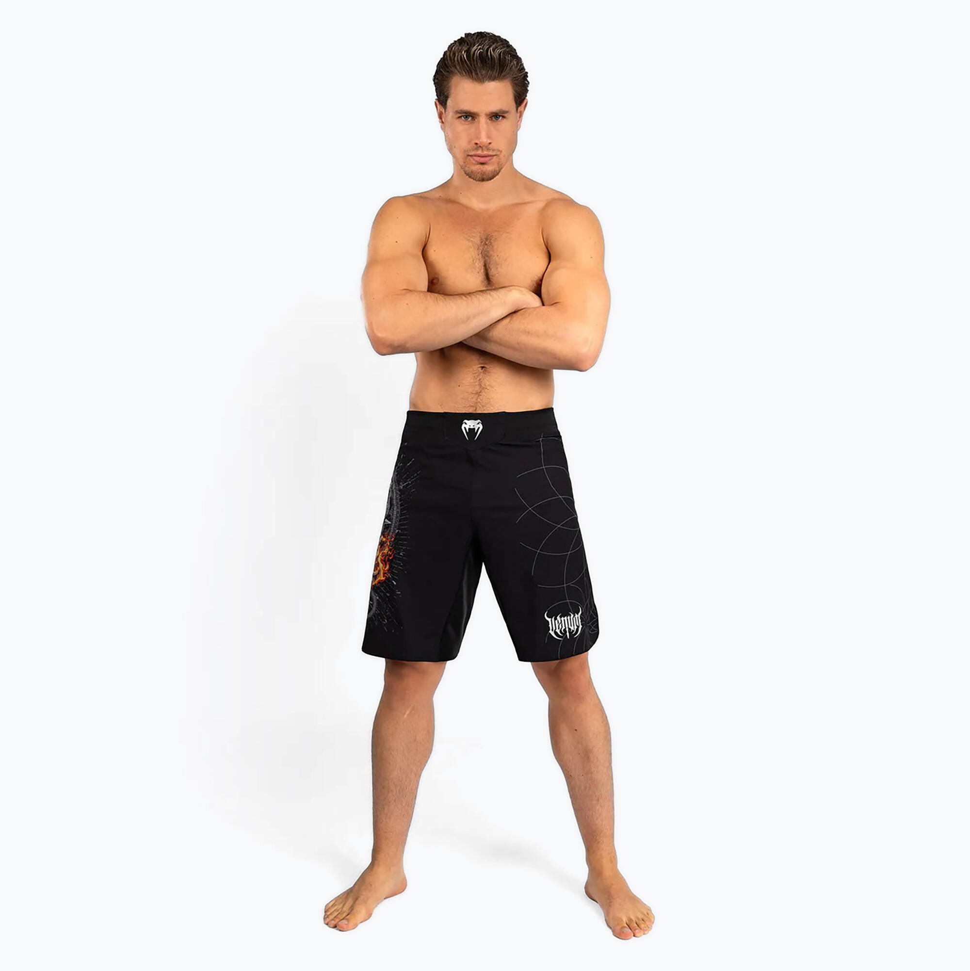 Pantalones cortos de MMA Venum Gladiator 5.0, negros y plateados, talla M 2/4