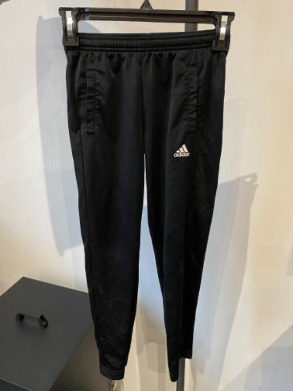 Tussen Particulieren - Adidas trainingspak voor kinderen 2/4