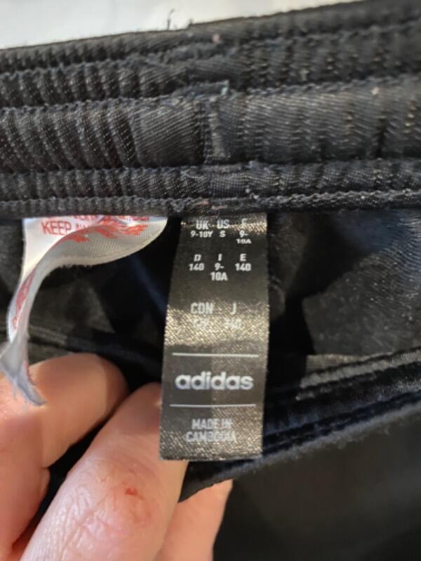 Tussen Particulieren - Adidas trainingspak voor kinderen 4/4