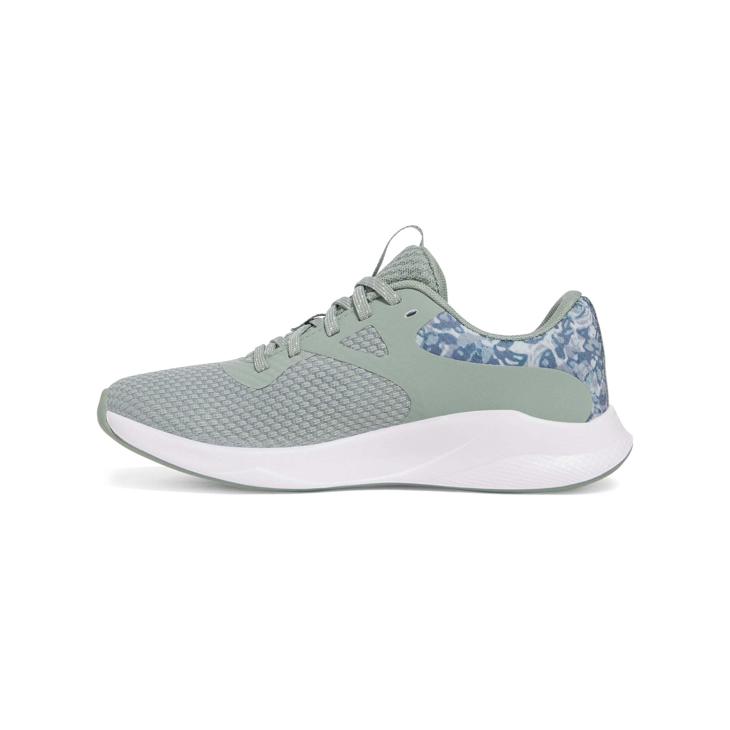 UNDER ARMOUR picture