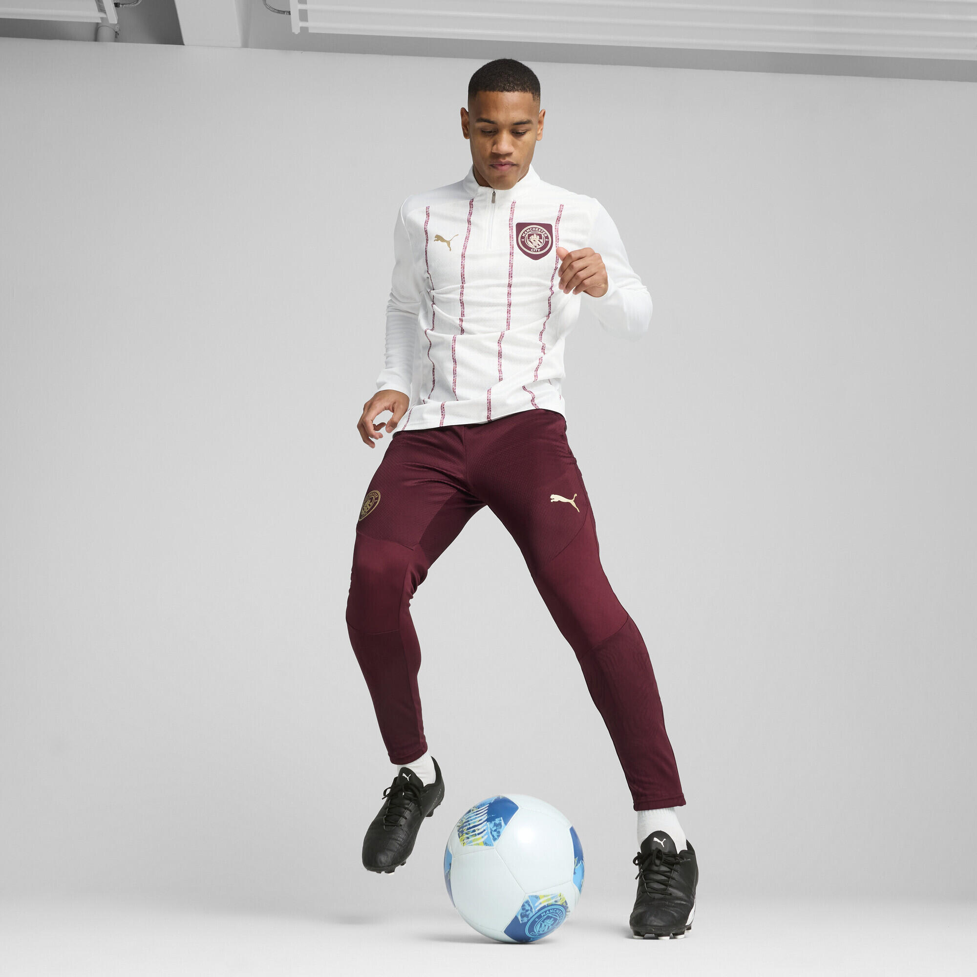 Camiseta Homem Manchester City Pre-match PUMA White Dark Jasper Red 4/7