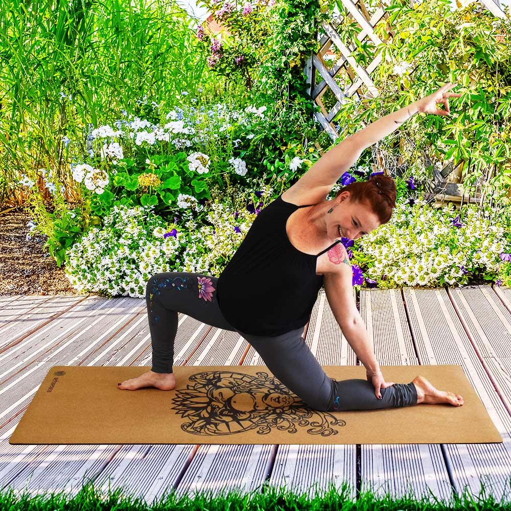 Yogamatte Gummi & Kork 5mmx68cmx1,83m - Lachender Buddha 5/6