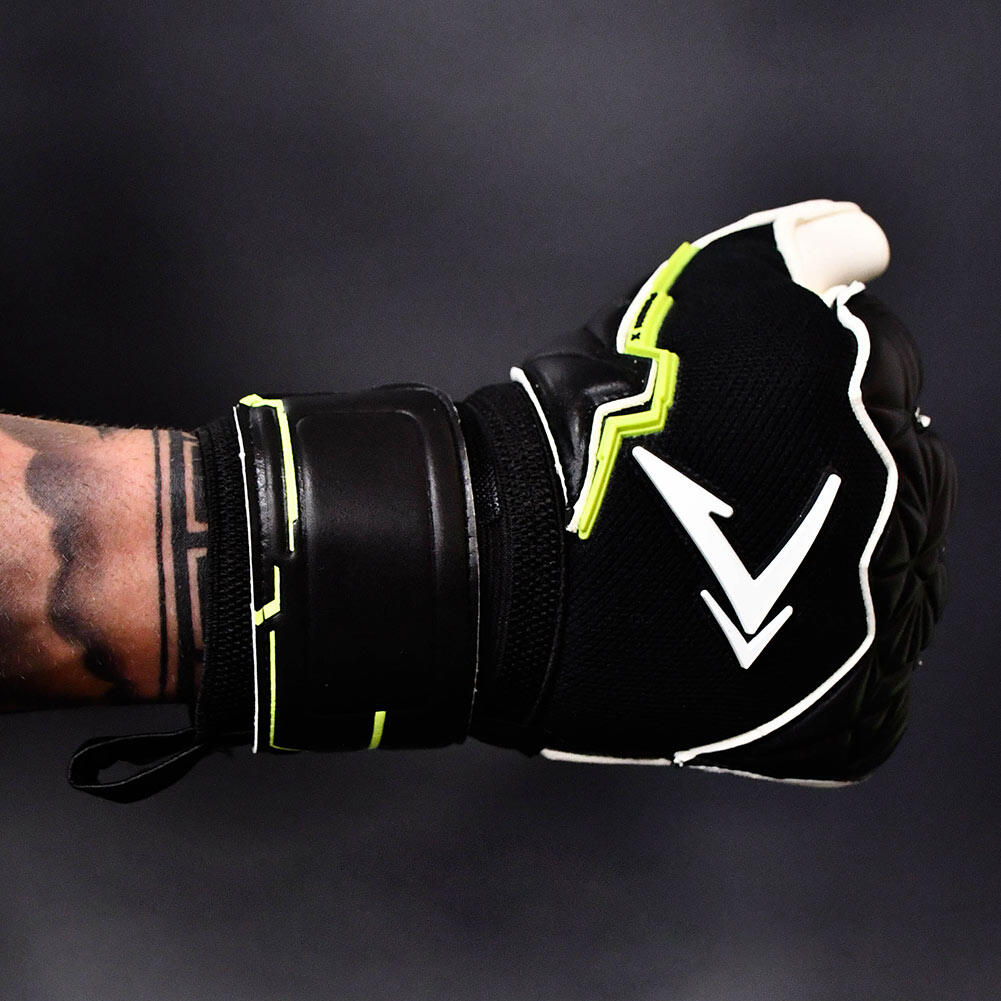 Precision Fusion X Pro Roll Finger Giga Goalkeeper Gloves 4/6