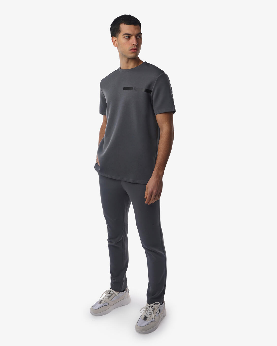 pantaloni  grigio scuro da uomo in mat. sintetico da fitness 4/5