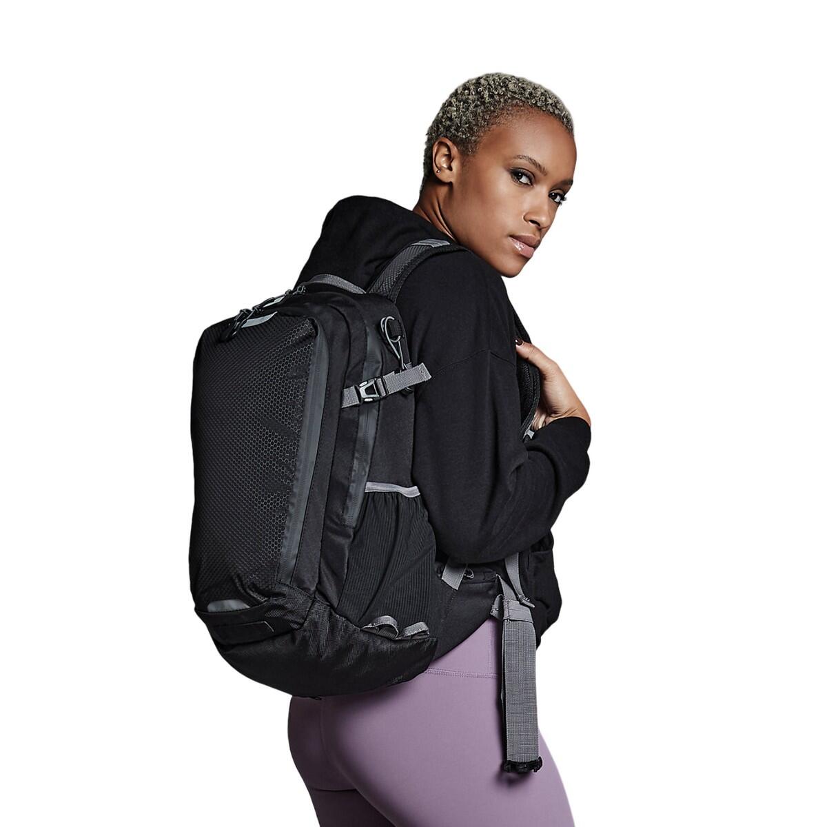 SLX 20L Backpack (Black) 3/3