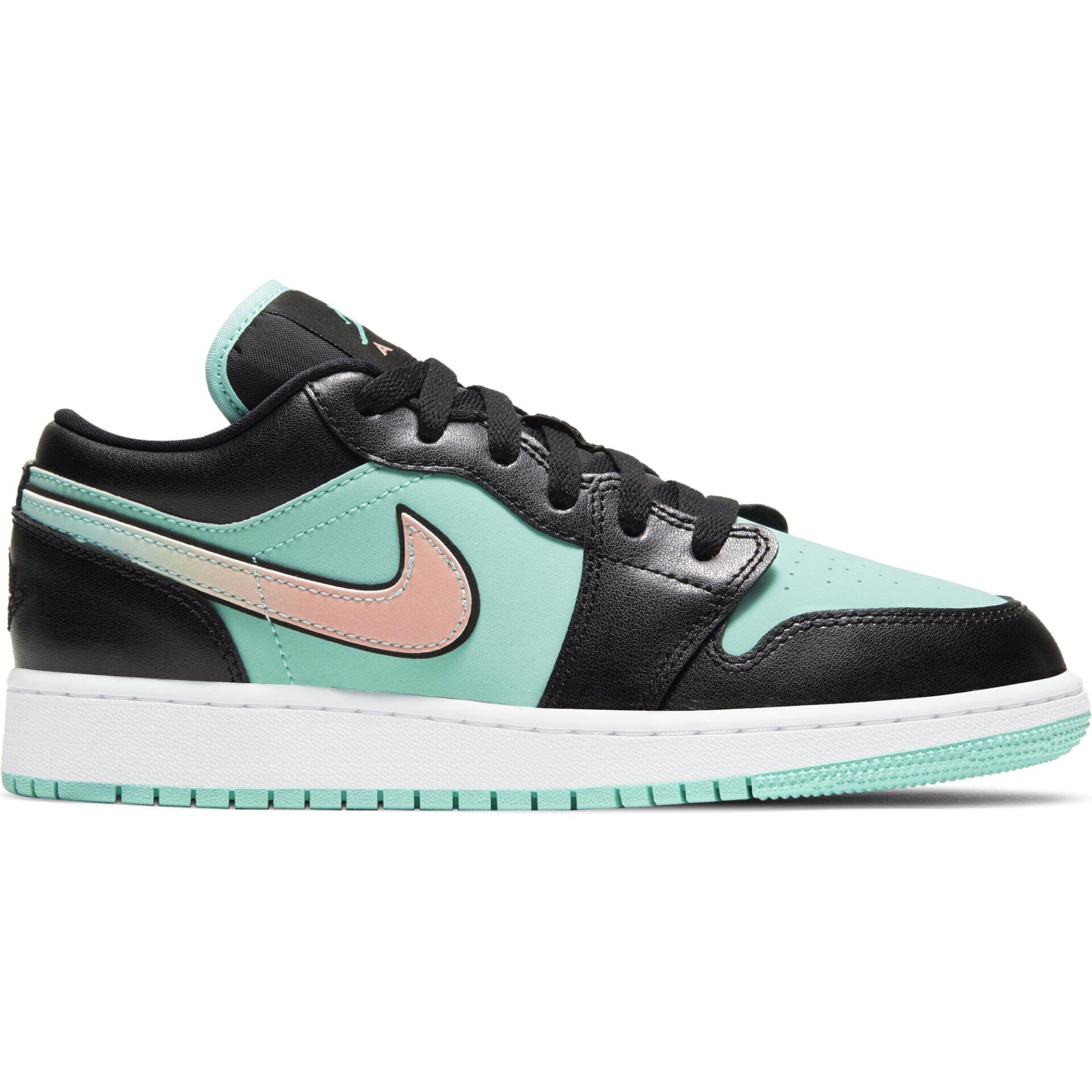 NIKE picture