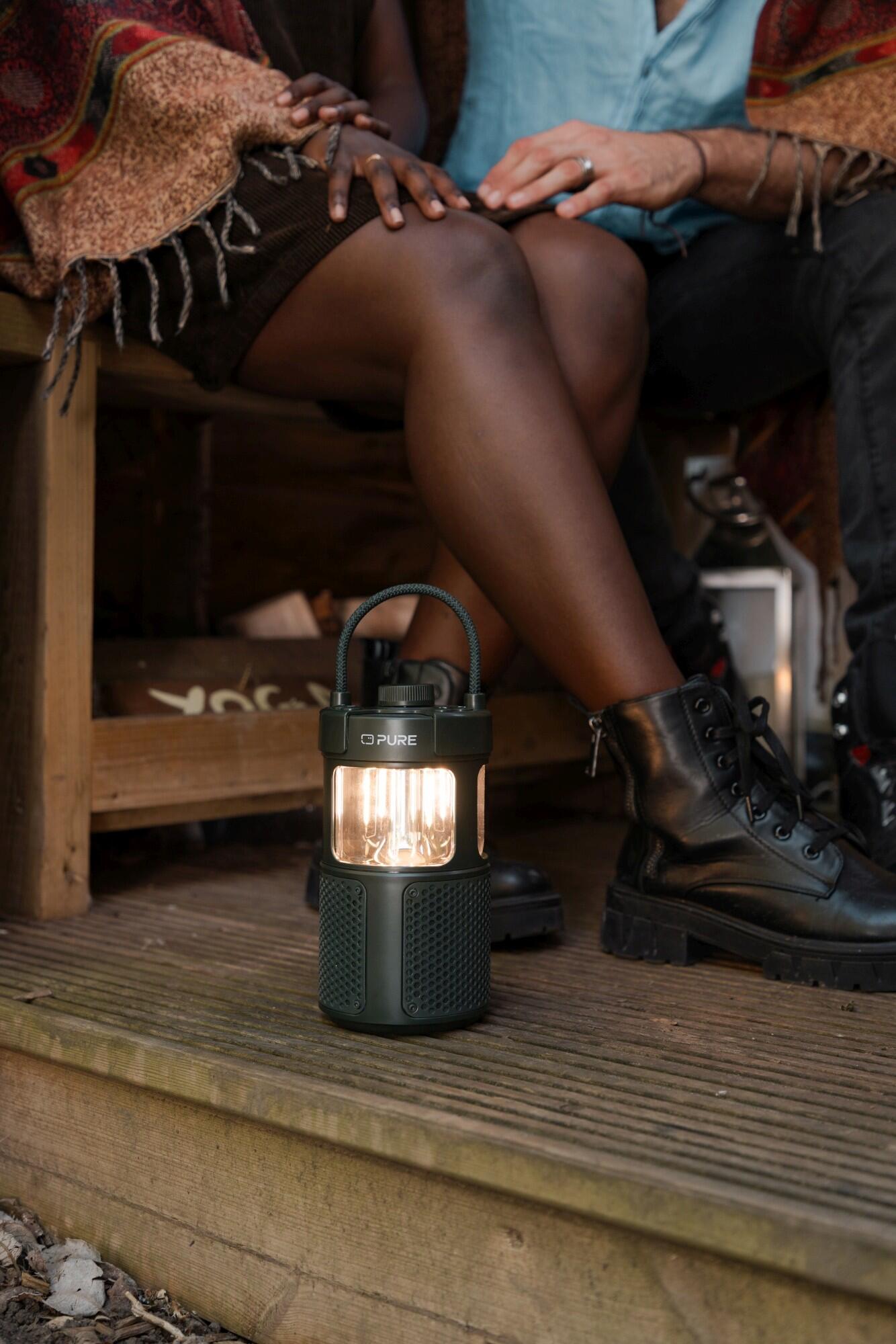 Dankzij de draagbare Bluetooth®-luidsprekers Marshall PURE WOODLAND GLOW Groen 3/7