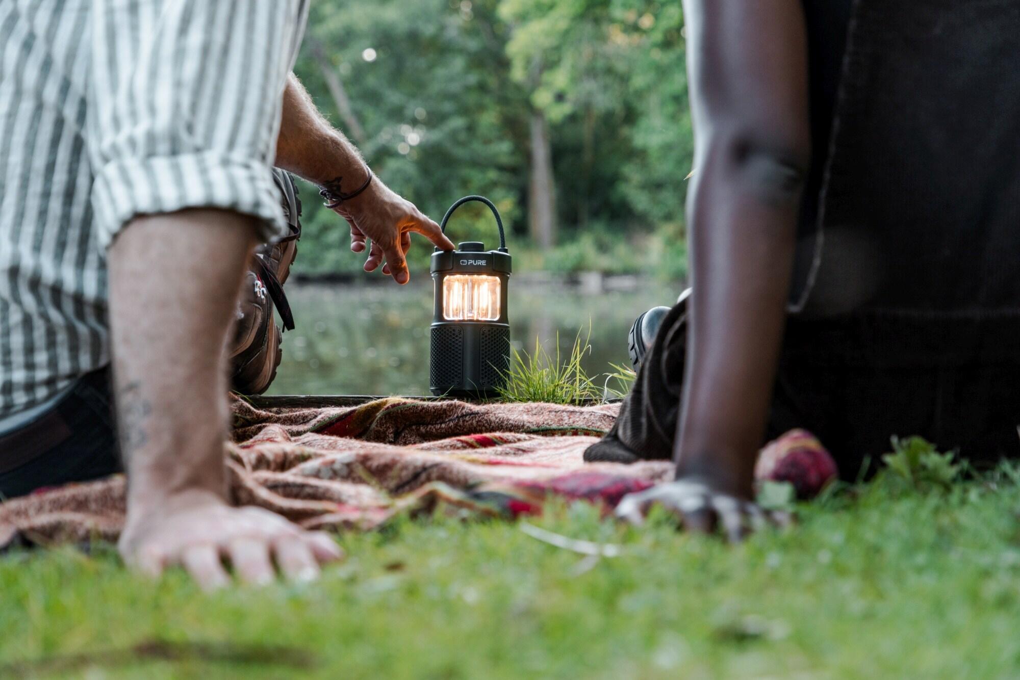 Dankzij de draagbare Bluetooth®-luidsprekers Marshall PURE WOODLAND GLOW Groen 7/7
