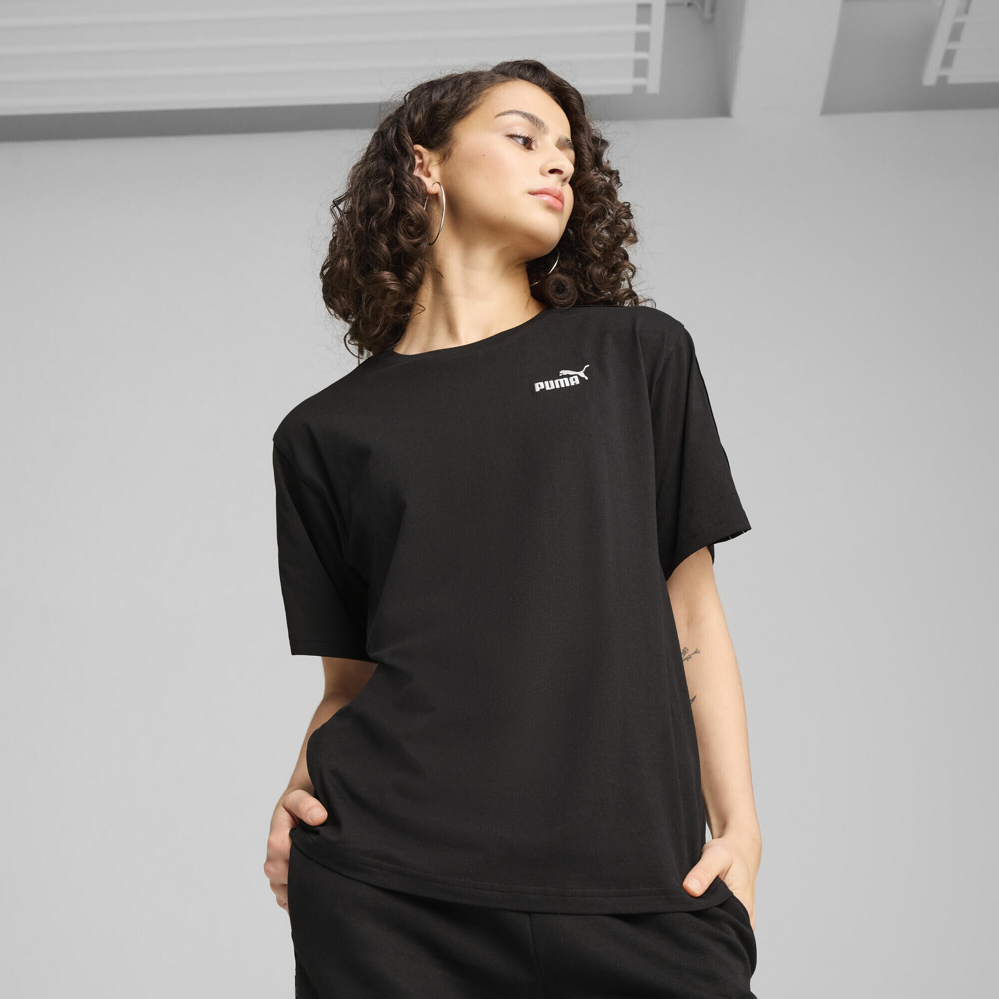 T-shirt ESS TAPE vestibilità comoda da donna PUMA Black 2/7