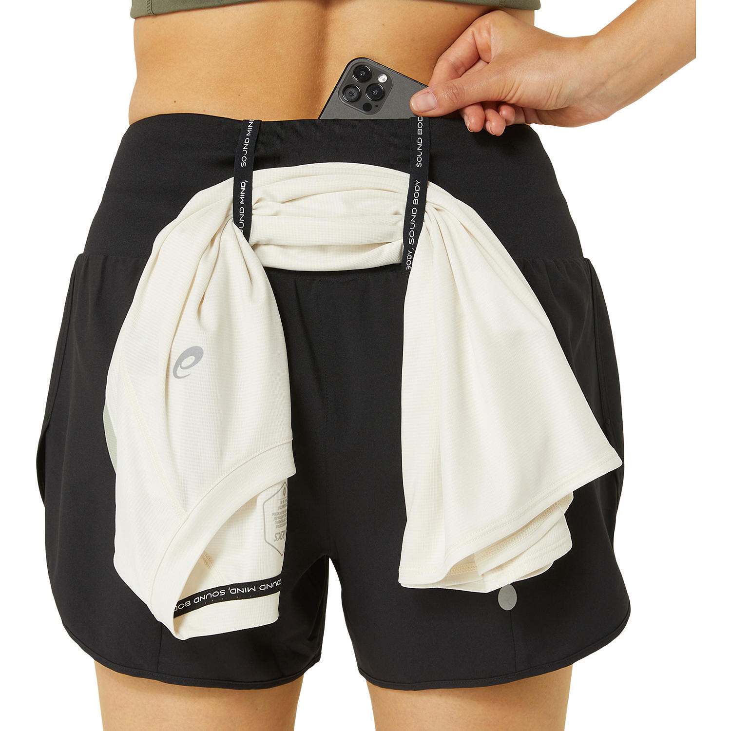 Shorts da donna Asics Road 3.5 in nero. 3/5