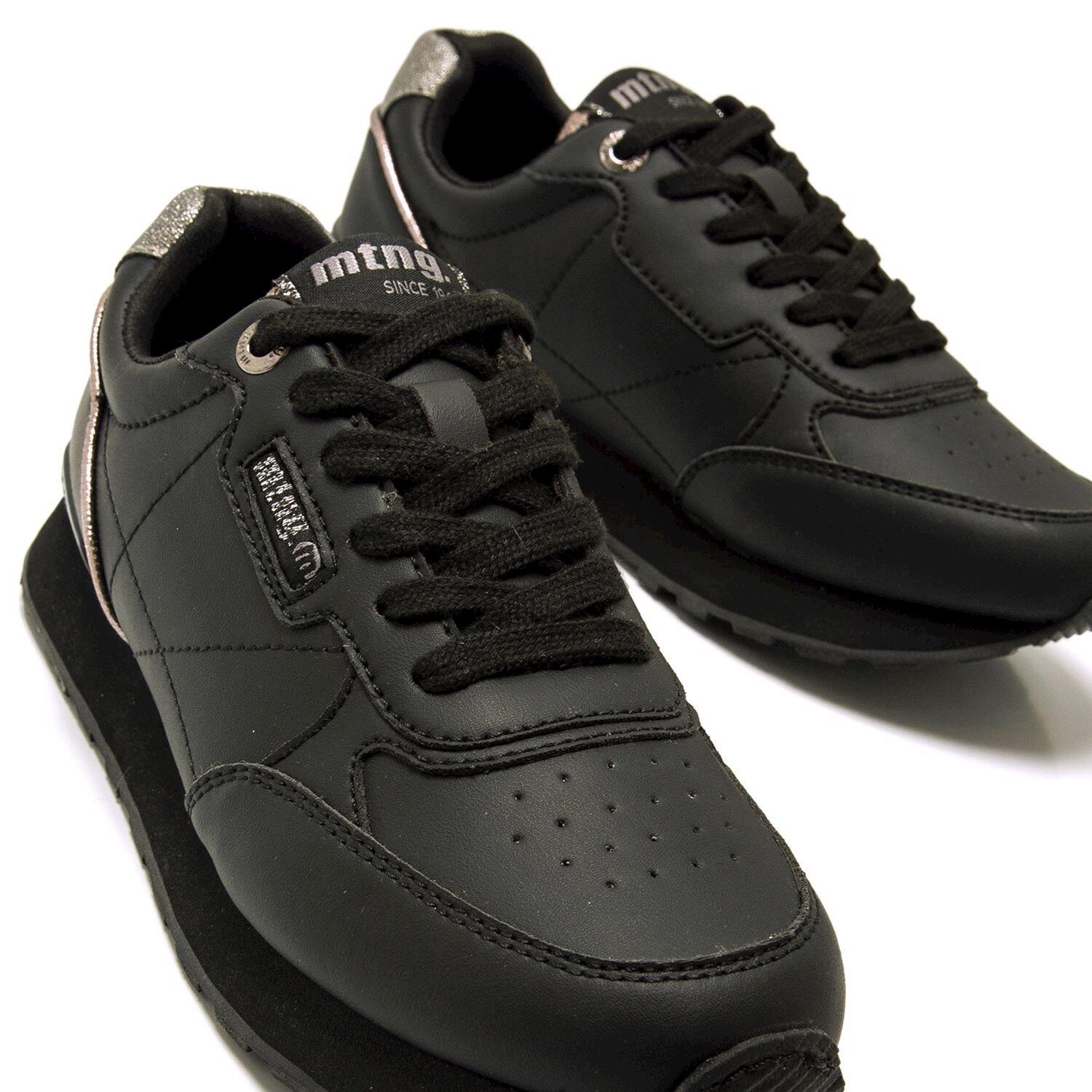 Schoen Mustang model 10225-959596 voor vrouwen 6/7