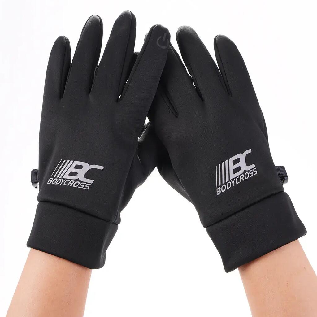 Input: SOFTTECH Running Gloves  
Output: