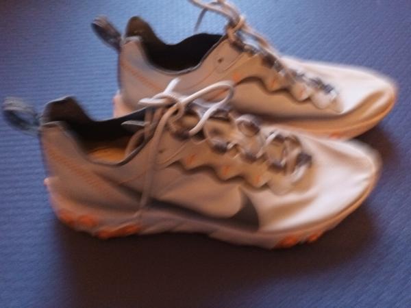 Entre Particuliers - Nike react bleues et oranges 2/4
