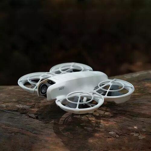DJI Neo Fly More Combo 4/6