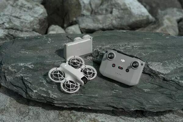 DJI Neo Fly More Combo 3/6