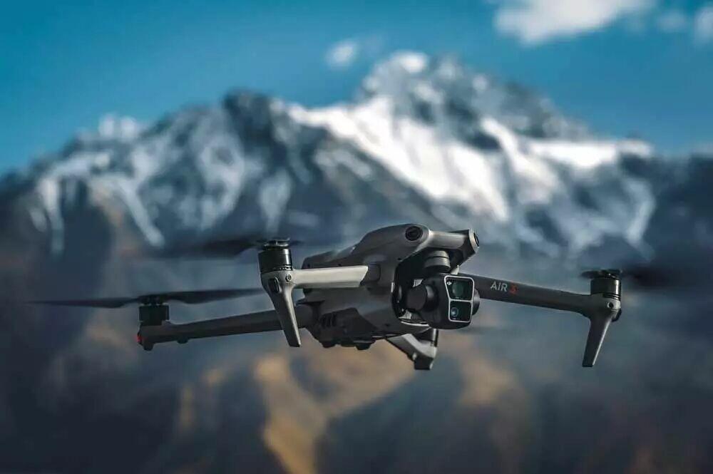 DJI Air 3 Fly More Combo - Smart Controller 2/5