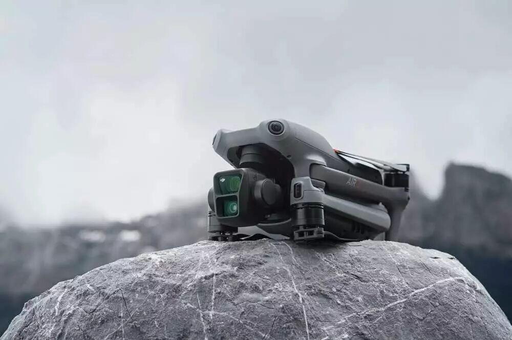 DJI Air 3 Fly More Combo - Smart Controller 5/5