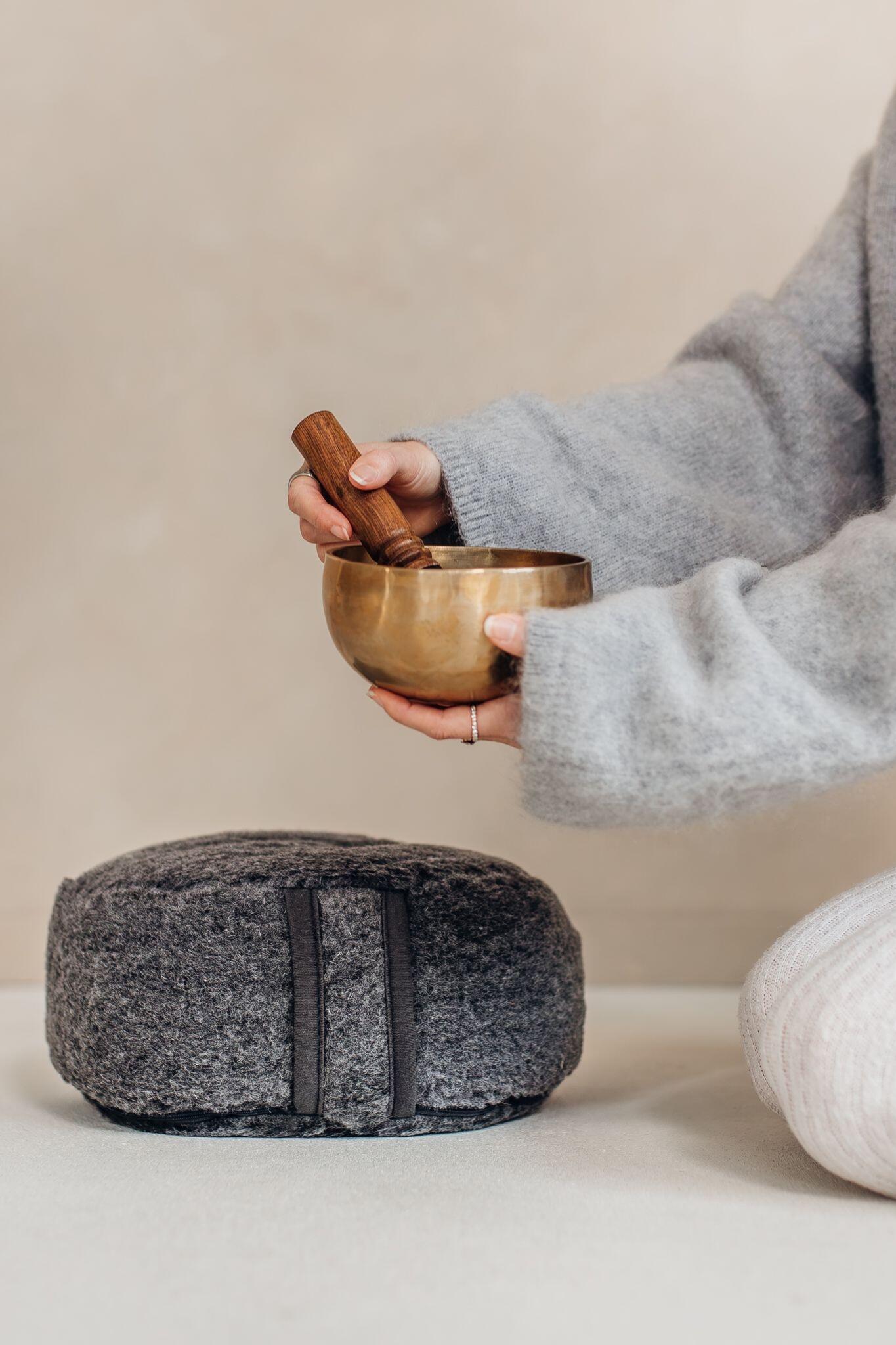 Lotus Meditatiekussen antraciet merino wol 2/5