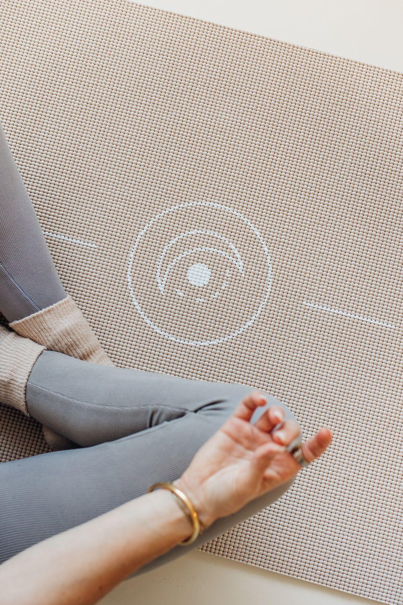 Lotus Yogamat sticky extra dik align sand 2/5