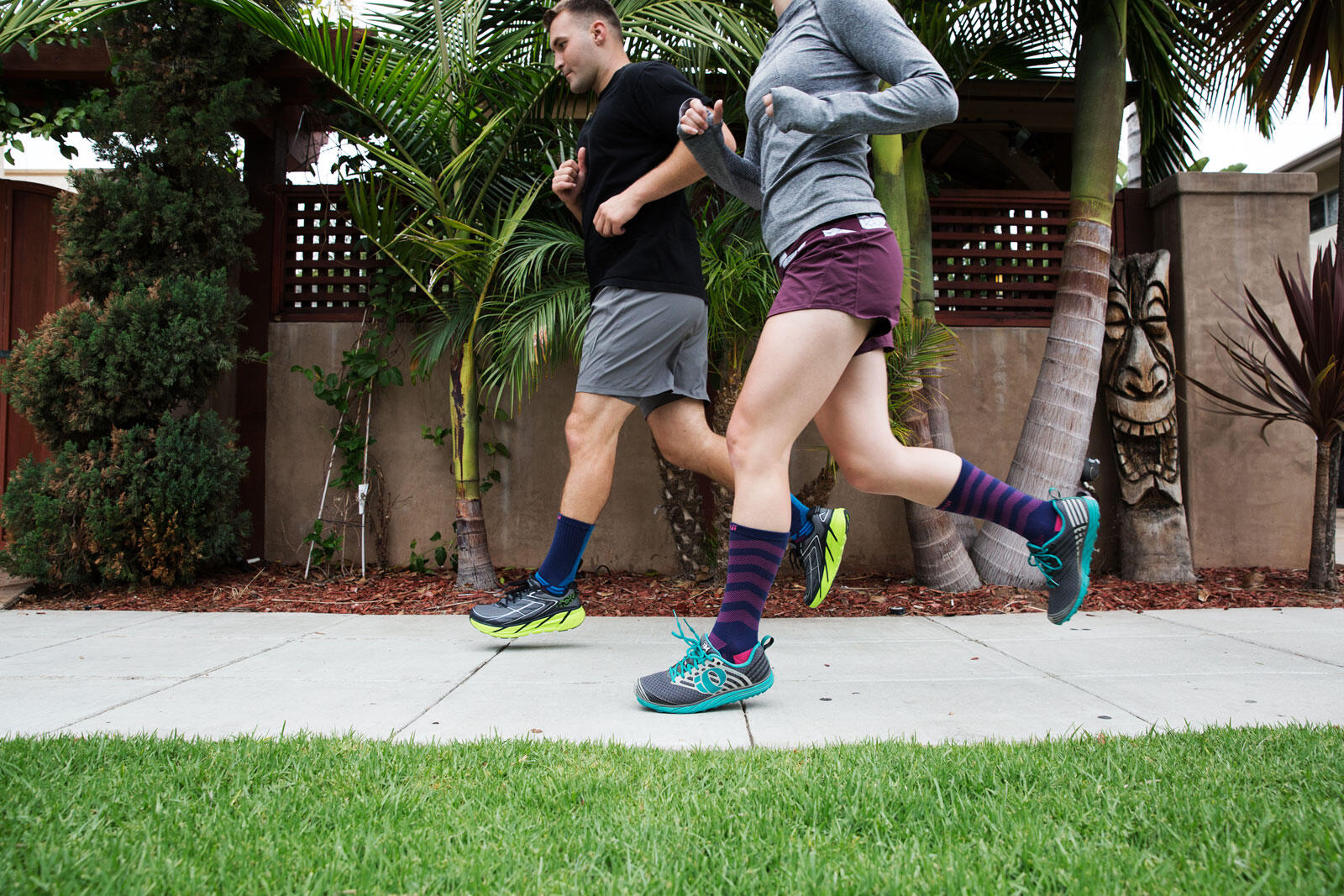 Women's Injinji Mid-Weight Ultra-Run Crew Length Toe Socks 4/5