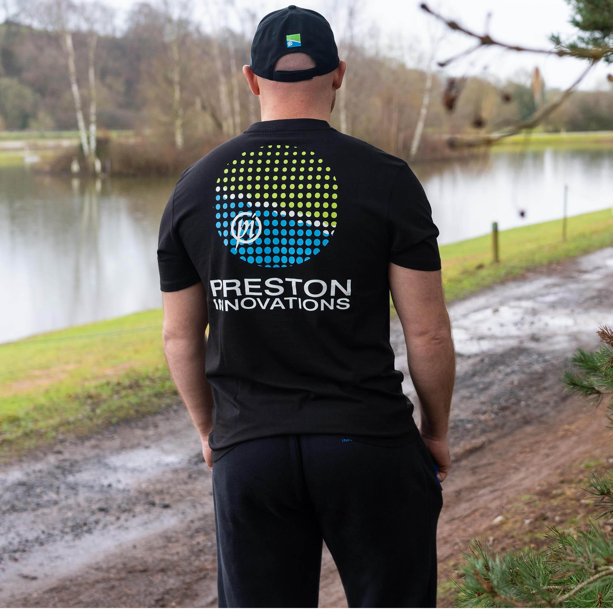 Koszulka Wędkarska Z Nadrukiem Preston Lightweight Black T-Shirt 4/7